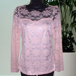 Floral Lace Blouse In a Soft Peach/Pink Color Size Fits Like a Medium